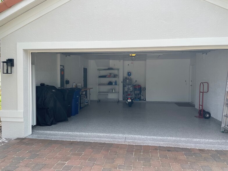 Building Photo - 22076 Seashore Cir