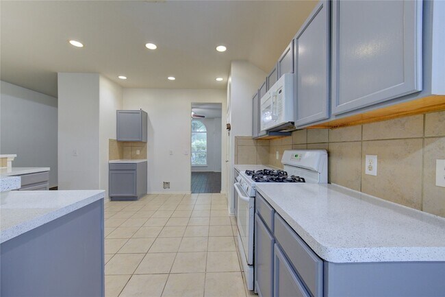 Building Photo - 14027 Coveney Dr