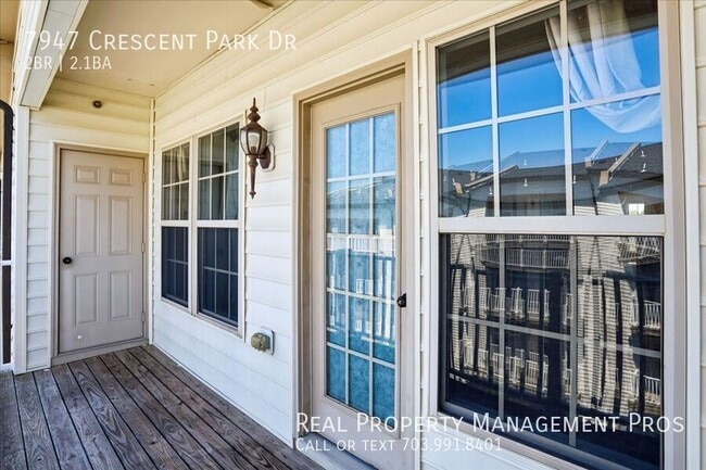 Building Photo - 7947 Crescent Park Dr