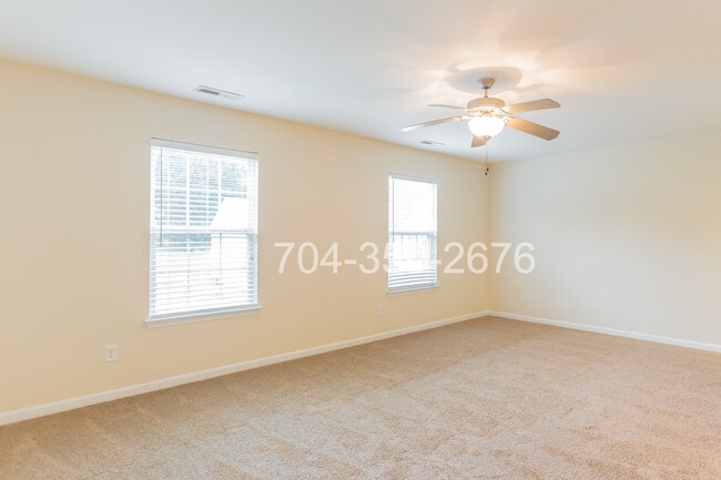 Building Photo - 1941 Pheasant Glen Rd