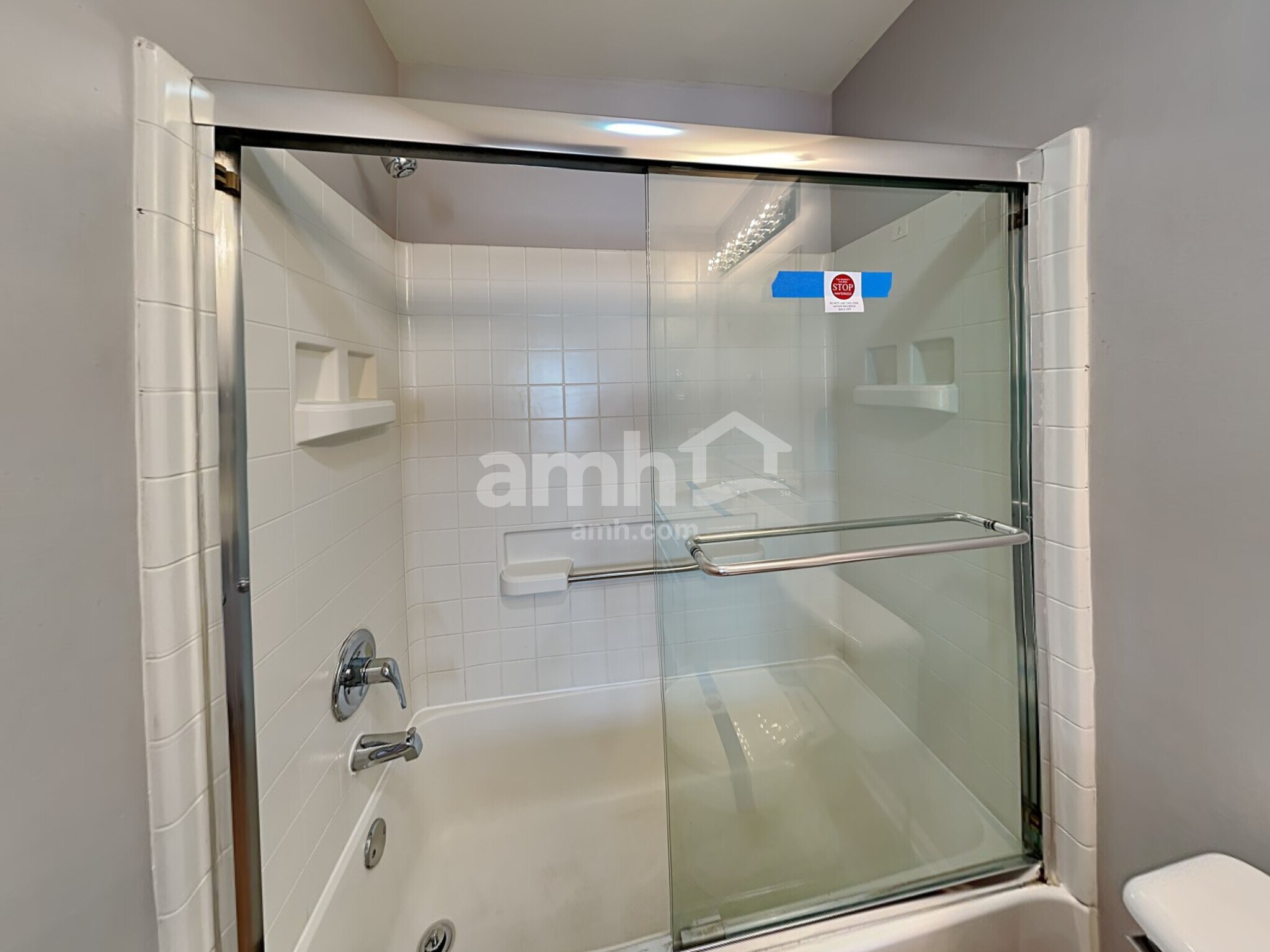 Building Photo - 2409 Courtyard Cir