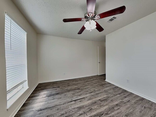 Building Photo - 18002 Woodgum Dr