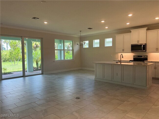 Building Photo - 331 Tamarindo Ln