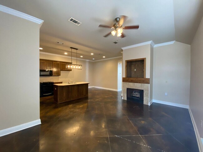 Building Photo - Charming 2BR/2BA Home in Shenandoah Ridge with Garage & Cozy Fireplace