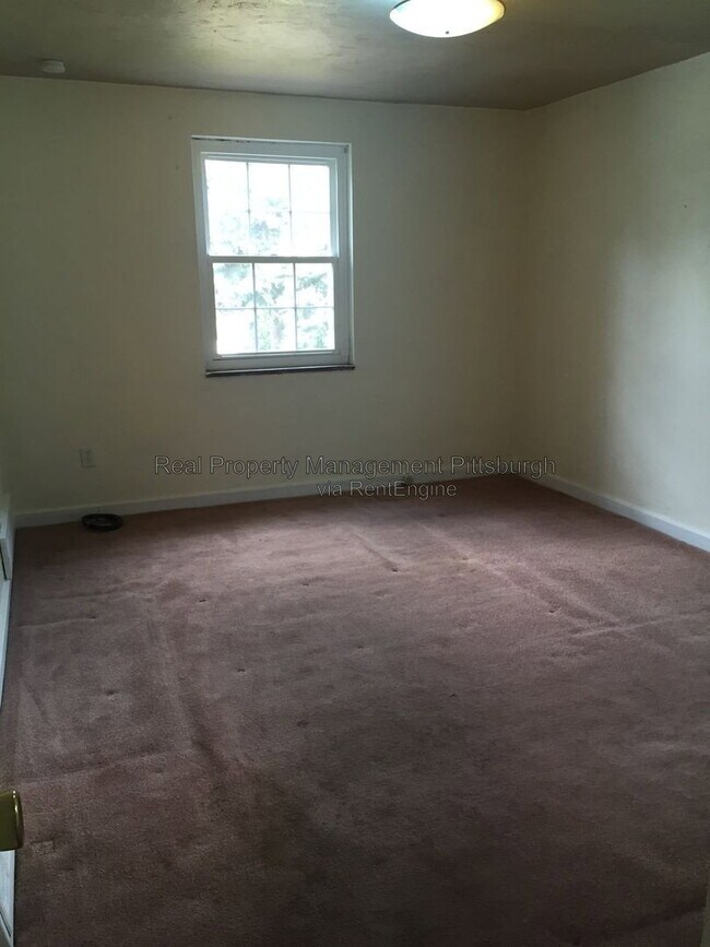 Building Photo - 329 Marose Dr