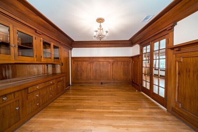 Building Photo - 3924 Alameda Pl