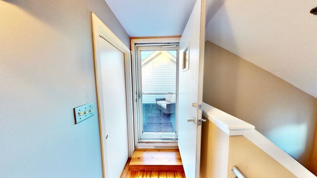 Building Photo - 2062 Atherton Heights Ln