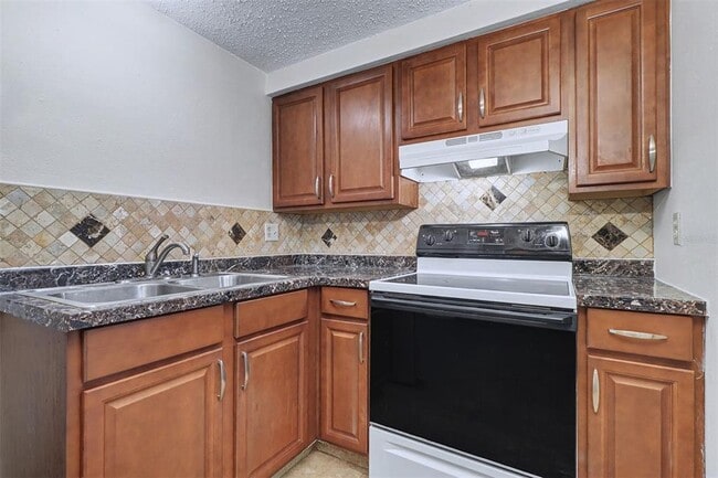 Building Photo - 5439 Oceanic Rd