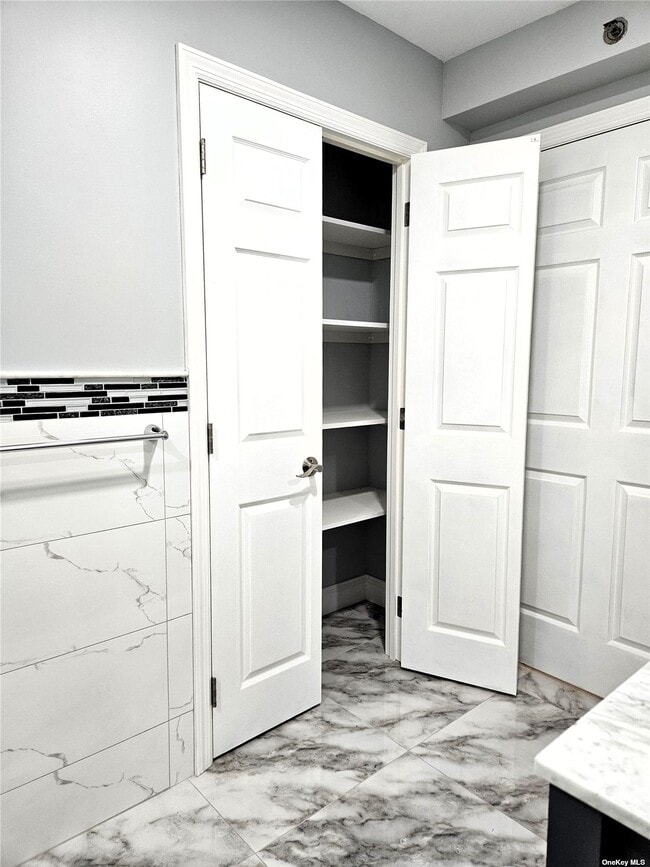 Building Photo - 93 Hempstead Ave