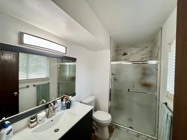 Building Photo - Beautiful 4 bed 2.5 bath in Hampden neighborhood!