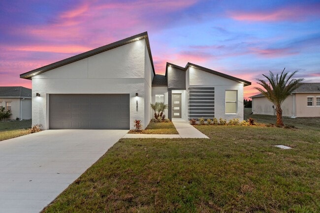 Building Photo - Deposit-Free! Modern, energy efficient hom...