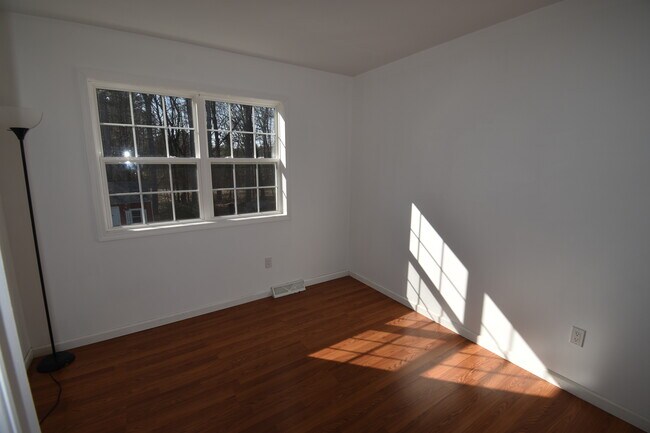 Building Photo - 89 Damascus Dr