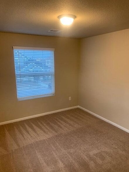 Building Photo - 118 Eagle Lake Dr