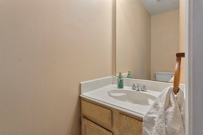 Building Photo - 7605 Bryce Canyon Dr W