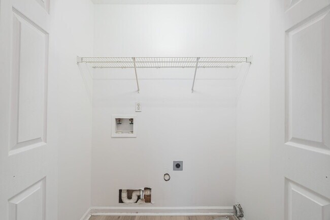 Building Photo - 3516 Acorn Woods Way,