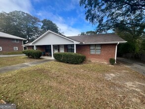 Building Photo - 982 Locust Dr NE