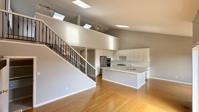 Building Photo - Spacious 4-Story Townhouse with Panoramic ...
