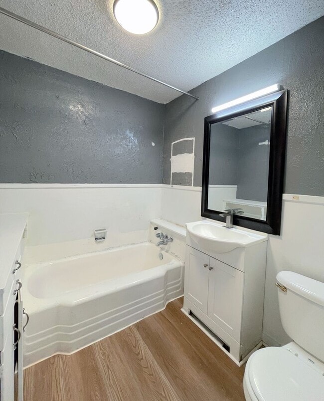 Building Photo - Updated 3 bedroom home