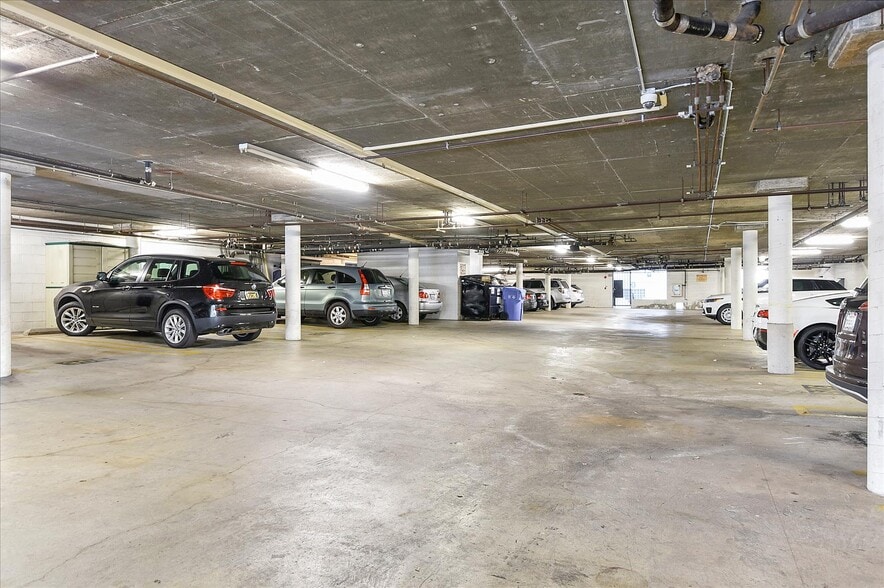 Building Photo - 1940 N Highland Ave