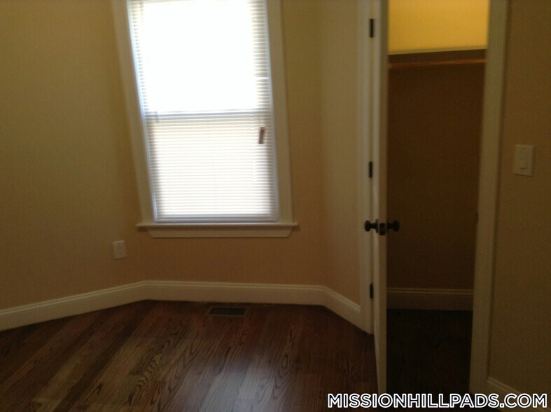 Building Photo - 2975 Washington St