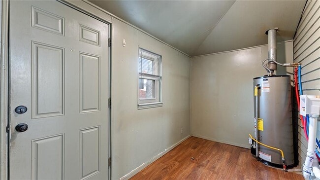 Building Photo - 309 N 3rd St