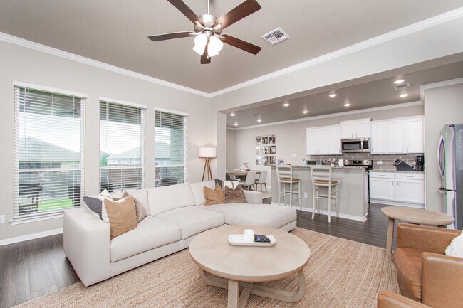 Building Photo - 10207 Six Shooter Ln
