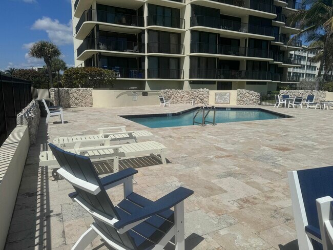 Building Photo - 200 S Beach Rd
