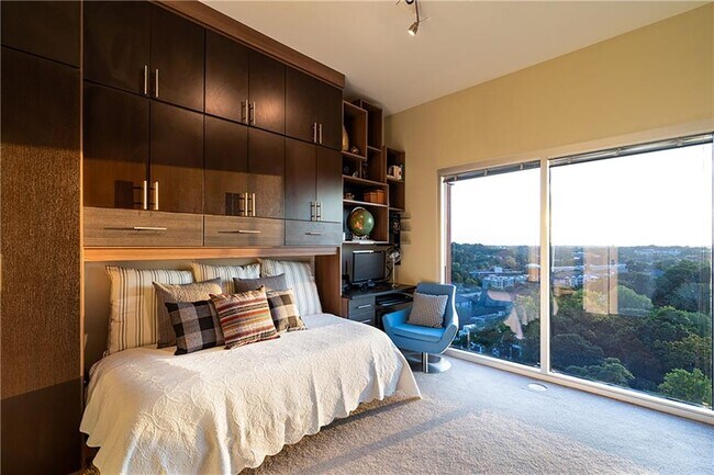 Building Photo - 1820 Peachtree St NW