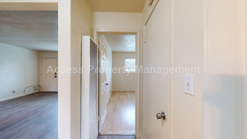 Building Photo - 143 Marilyn Ave