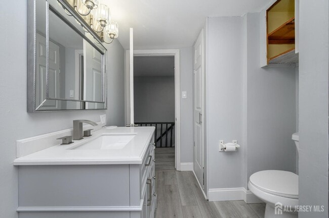 Building Photo - 408 David St