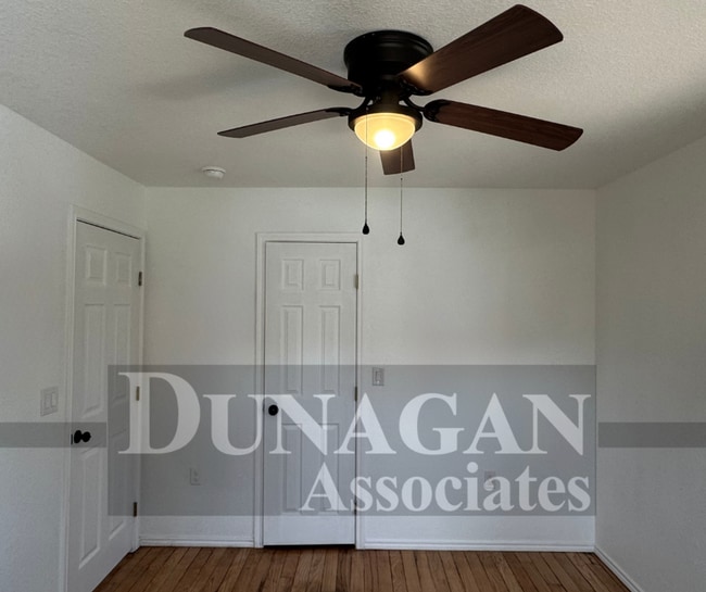 Building Photo - COMING SOON !!2 Bed/1 Bath Home.