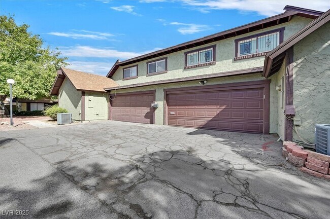 Building Photo - 4474 Buena Vista Dr