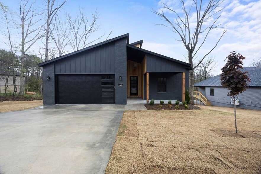 Building Photo - 40 Banff Dr
