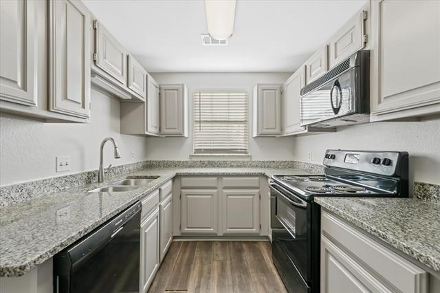 Building Photo - 1001 Weston Dr