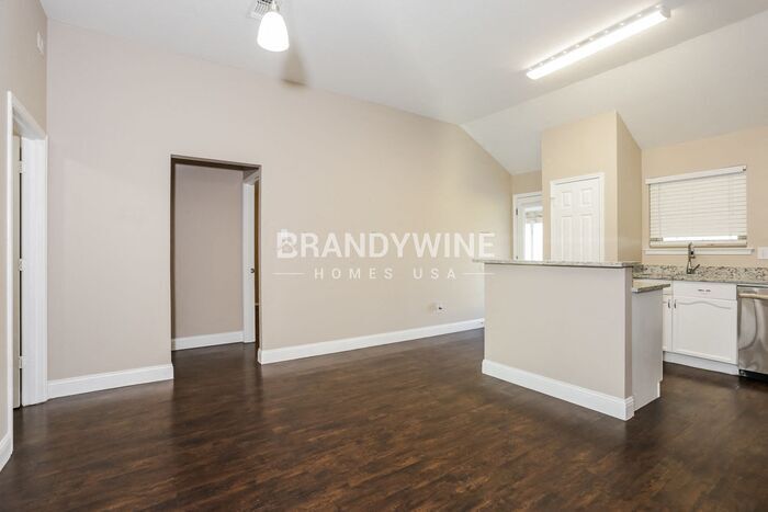 Building Photo - 4804 St Thomas Pl