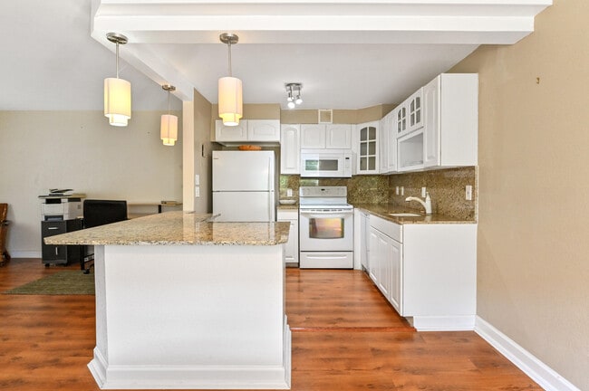 Building Photo - 538 Monaco Way