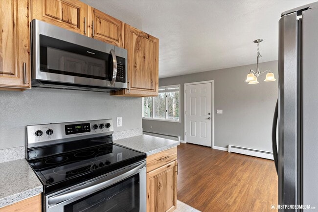 Building Photo - Bayshore-Klatt