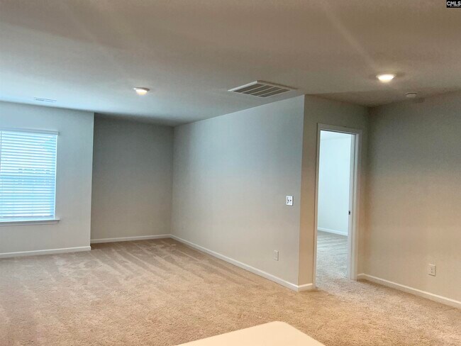 Building Photo - 120 Misty Green Ct