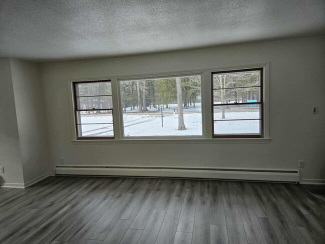 Building Photo - 503 Rosa Ave