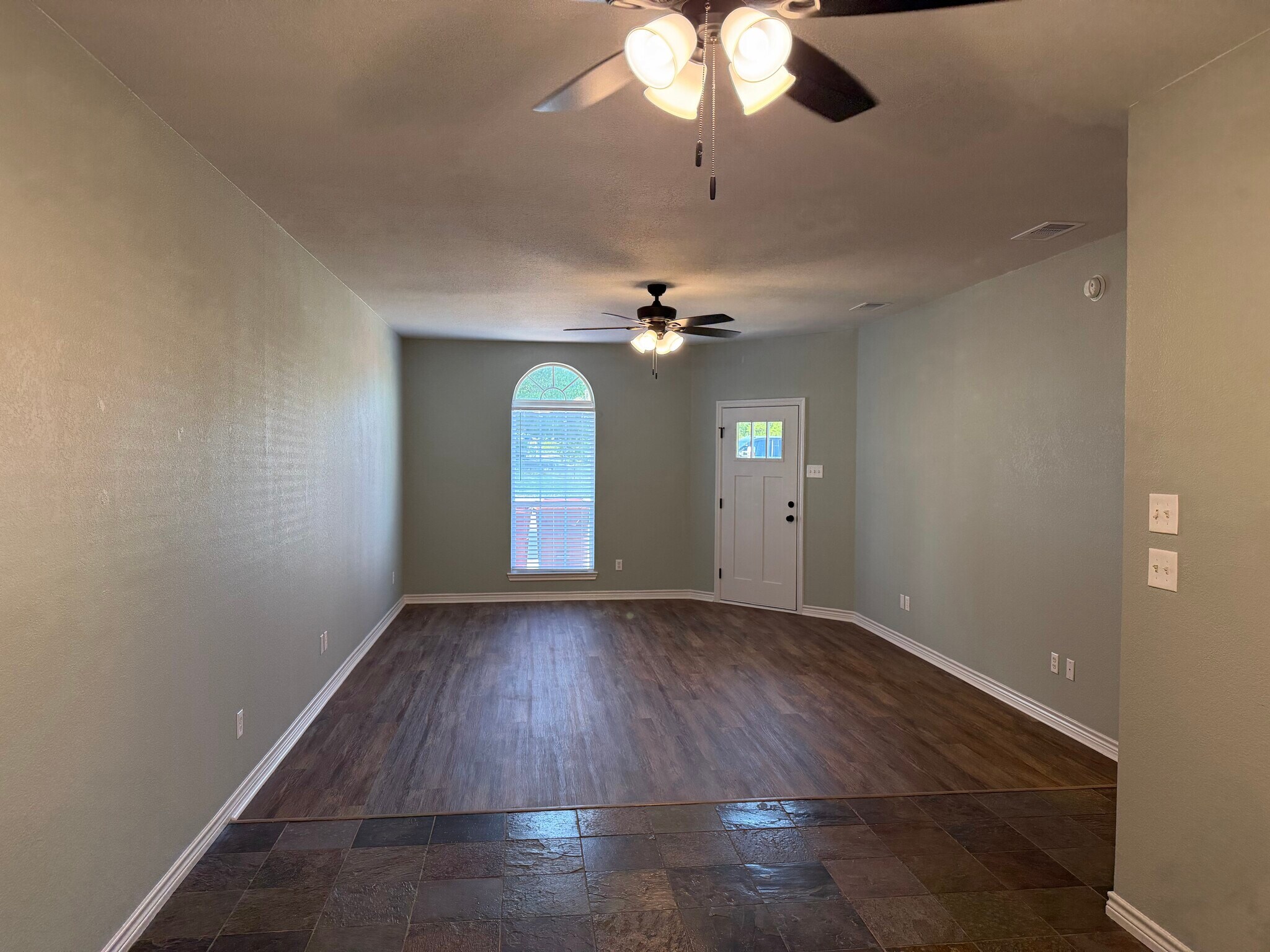 Living Room - 421 W Thomas St