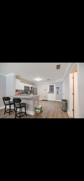 Building Photo - 105 Westchester Dr