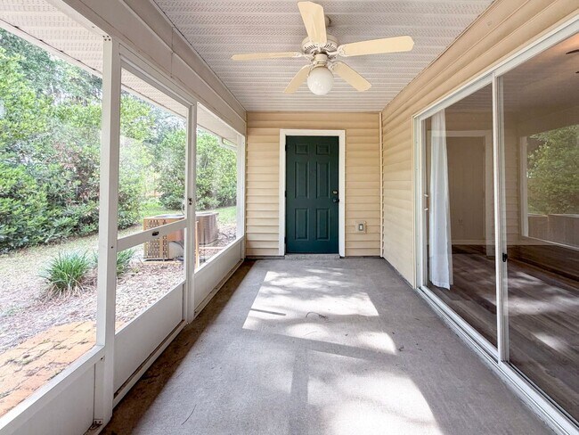 Building Photo - 13200 W Newberry Rd