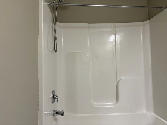 Building Photo - 2206 Cedarbrook Ct
