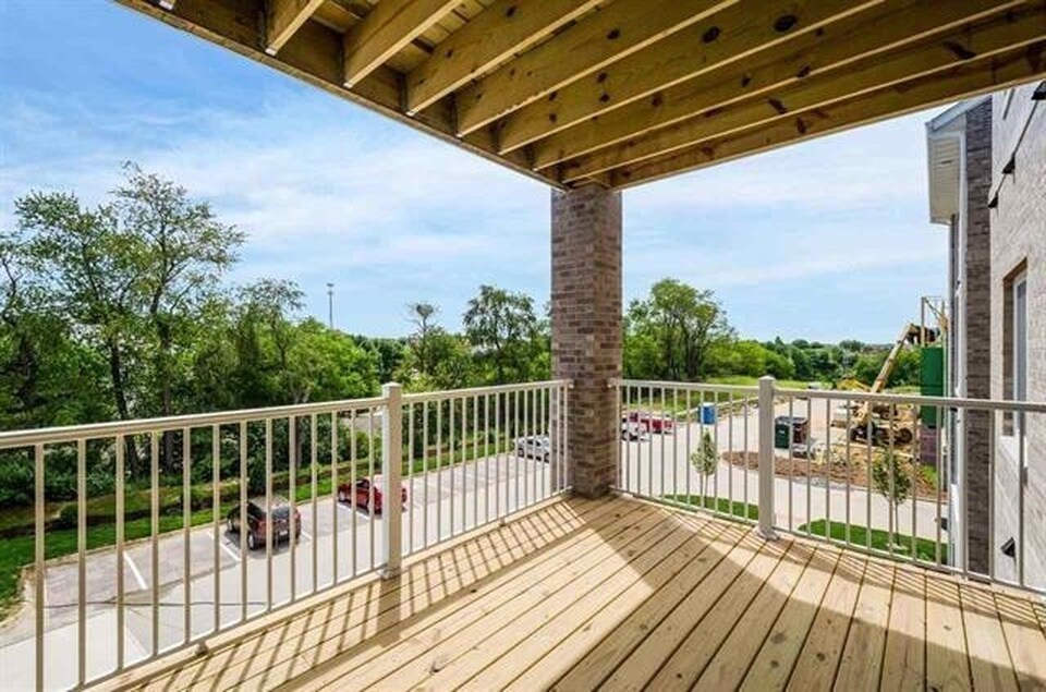 Building Photo - 2863 Spring Rose Circle