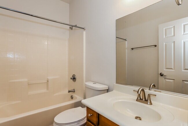 Building Photo - 2650 E Wildhorse Pl