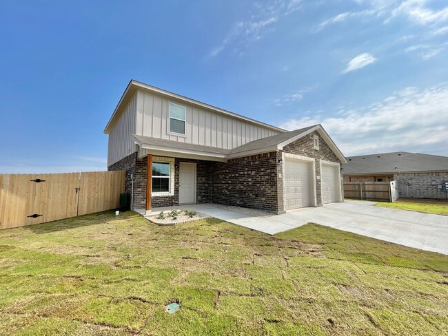 Building Photo - 1708 Castroville Trl