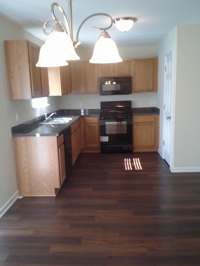Building Photo - 21 Miller Park Cir