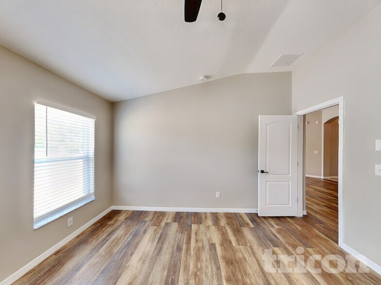 Building Photo - 13928 Reindeer Cir