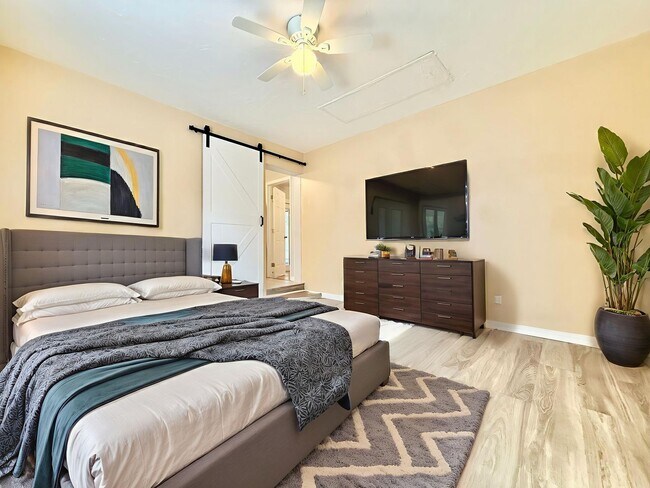 Building Photo - Your DeLand Escape: 4 Bedrooms + Pool at G...
