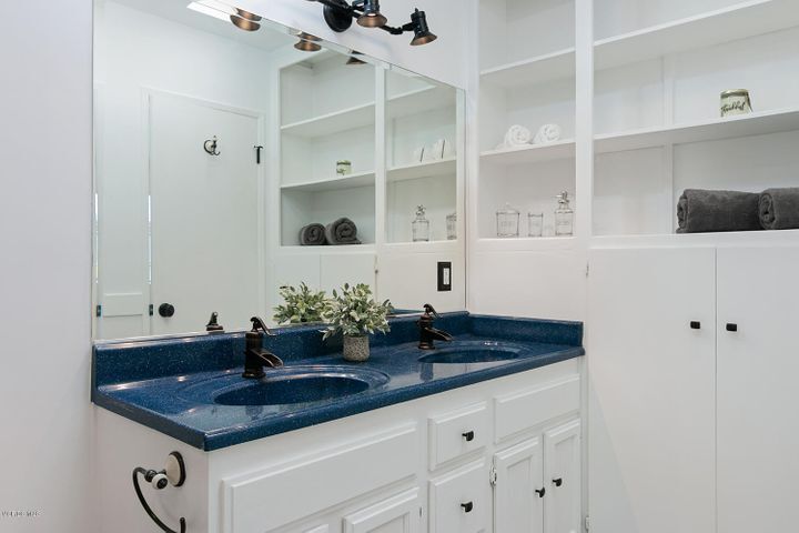 Large bathroom with double sinks and plenty of storage - 133 Anacapa Ave